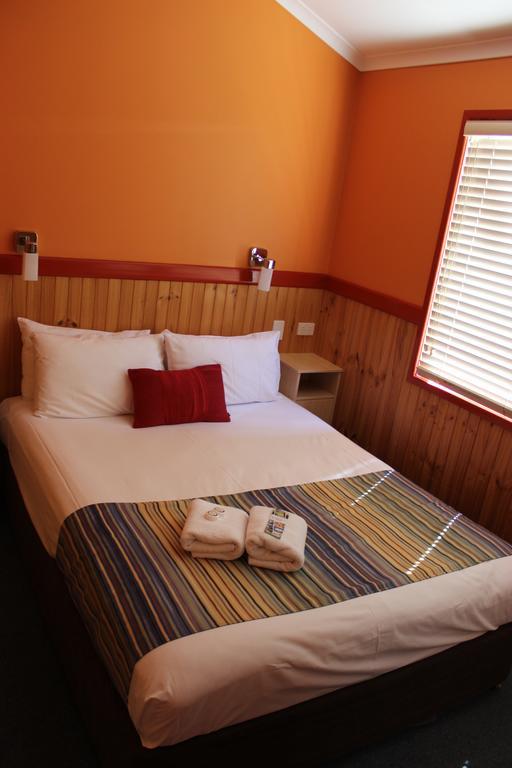 Aussie Outback Oasis 4* Charters Towers