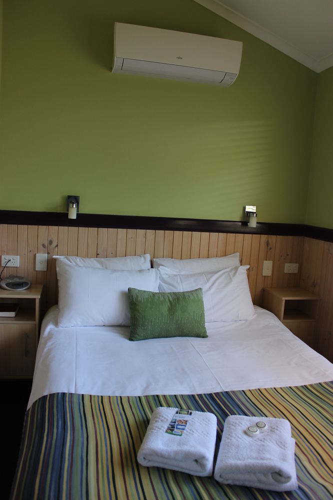 Aussie Outback Oasis Holiday park